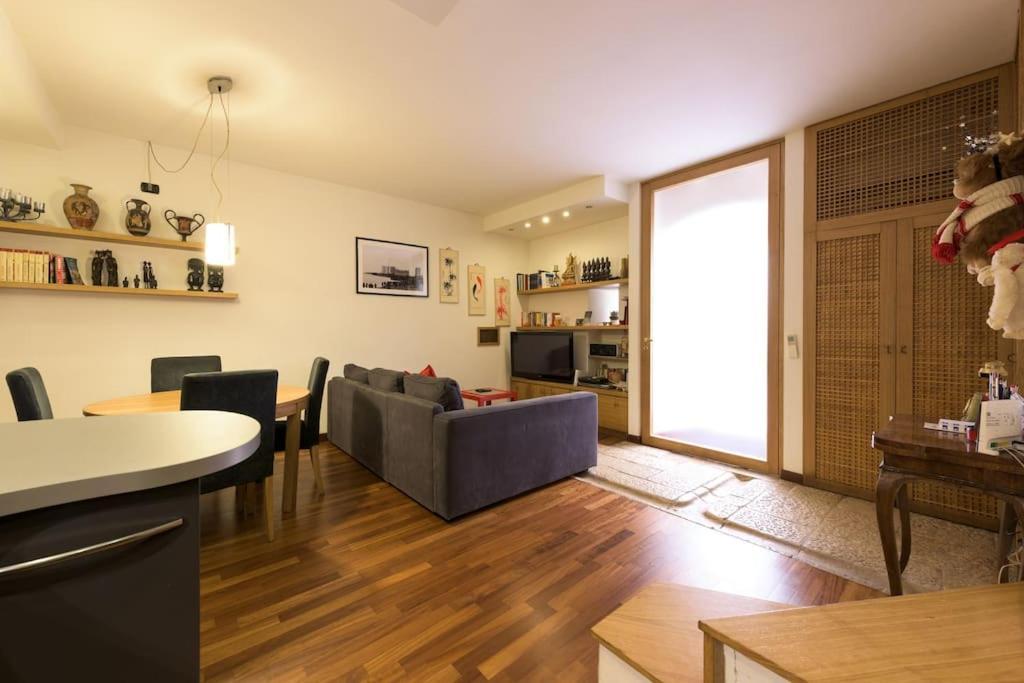 Traditional Apartment In Old City Bari Buitenkant foto